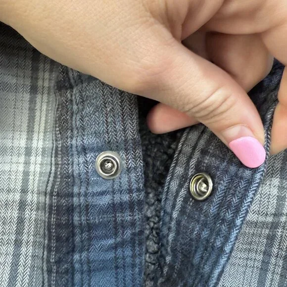 Carhartt Jacket Mens Medium Sherpa Lined Plaid Shirt Coat Workwear Fall 2019 - Picture 3 of 16